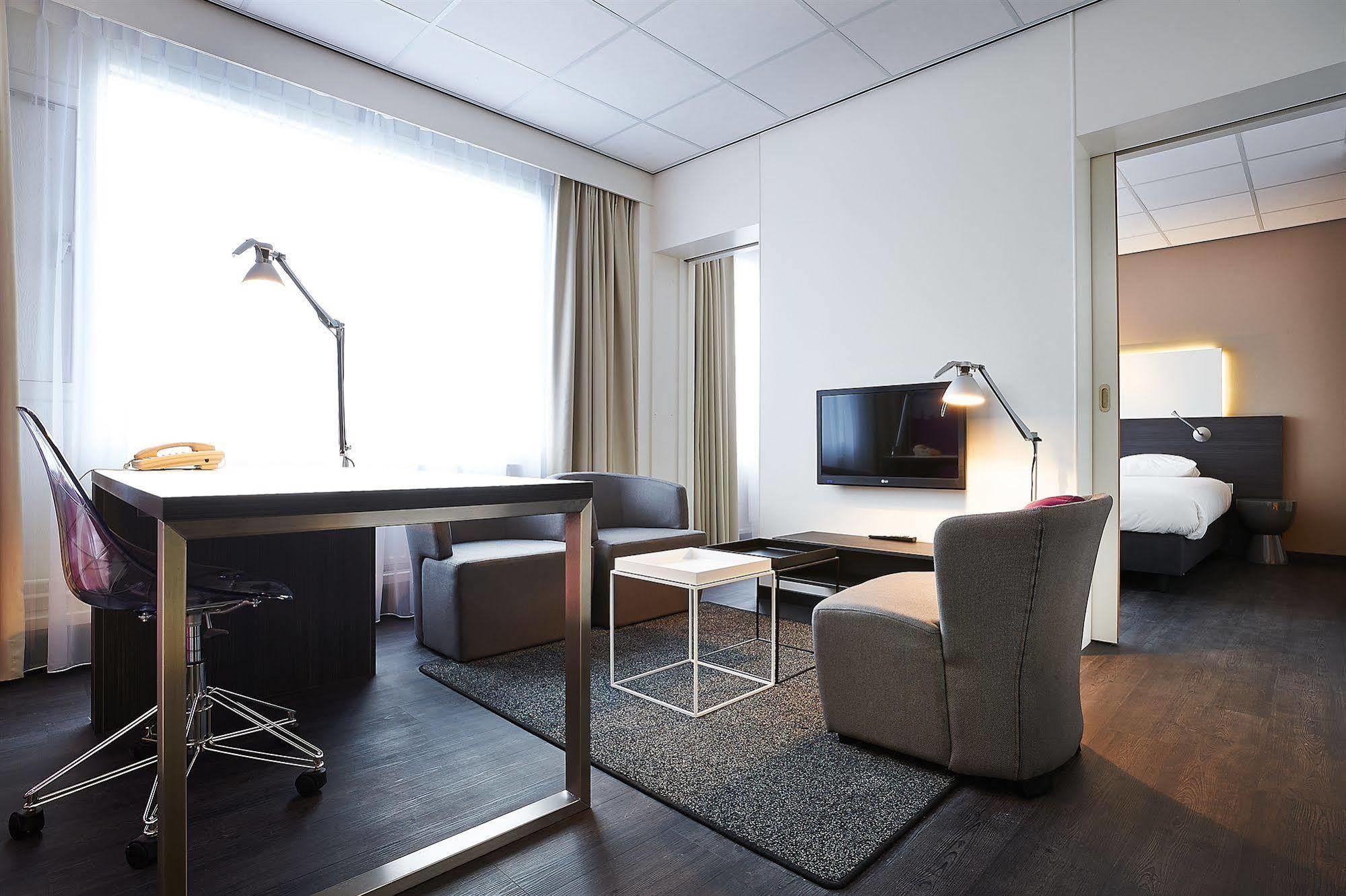 Postillion Hotel Dordrecht Exterior foto
